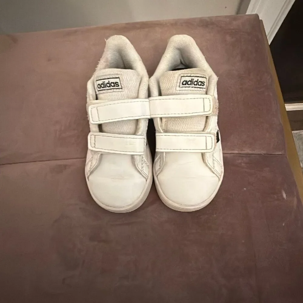 adidas Kids Sneakers – Size 7K (Toddler) – White/Black Hook & Loop